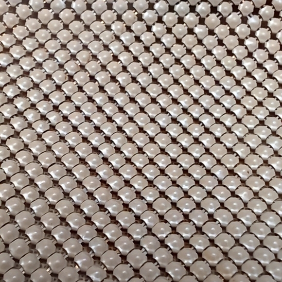 Vintage Whiting & Davis Ivory Mesh Evening Purse. - Picture 5 of 16